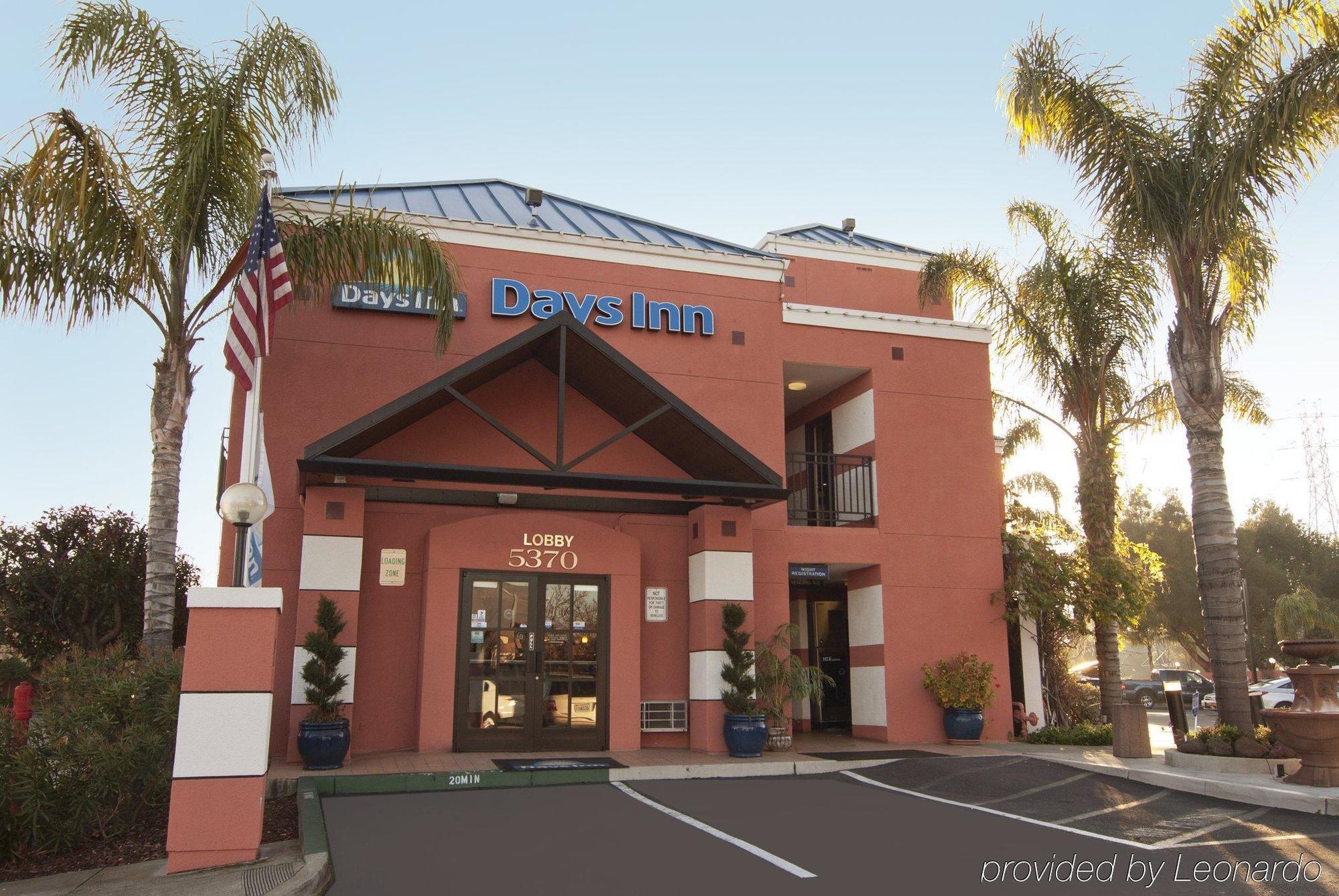 Days Inn By Wyndham Concord Ngoại thất bức ảnh